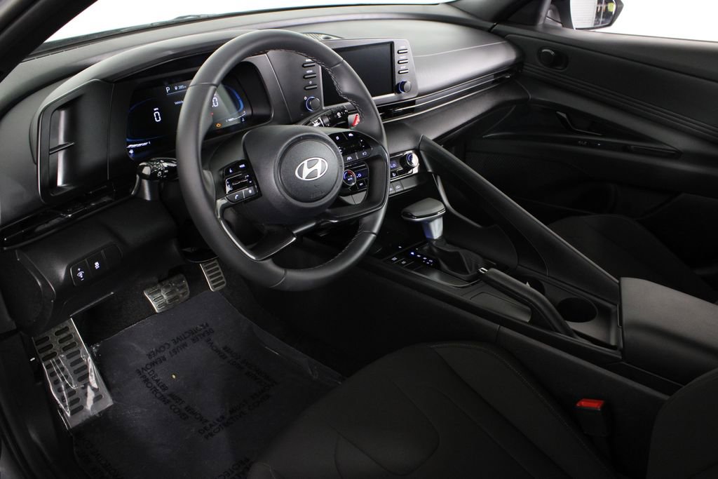 Used 2026 Hyundai Elantra Sport image 18