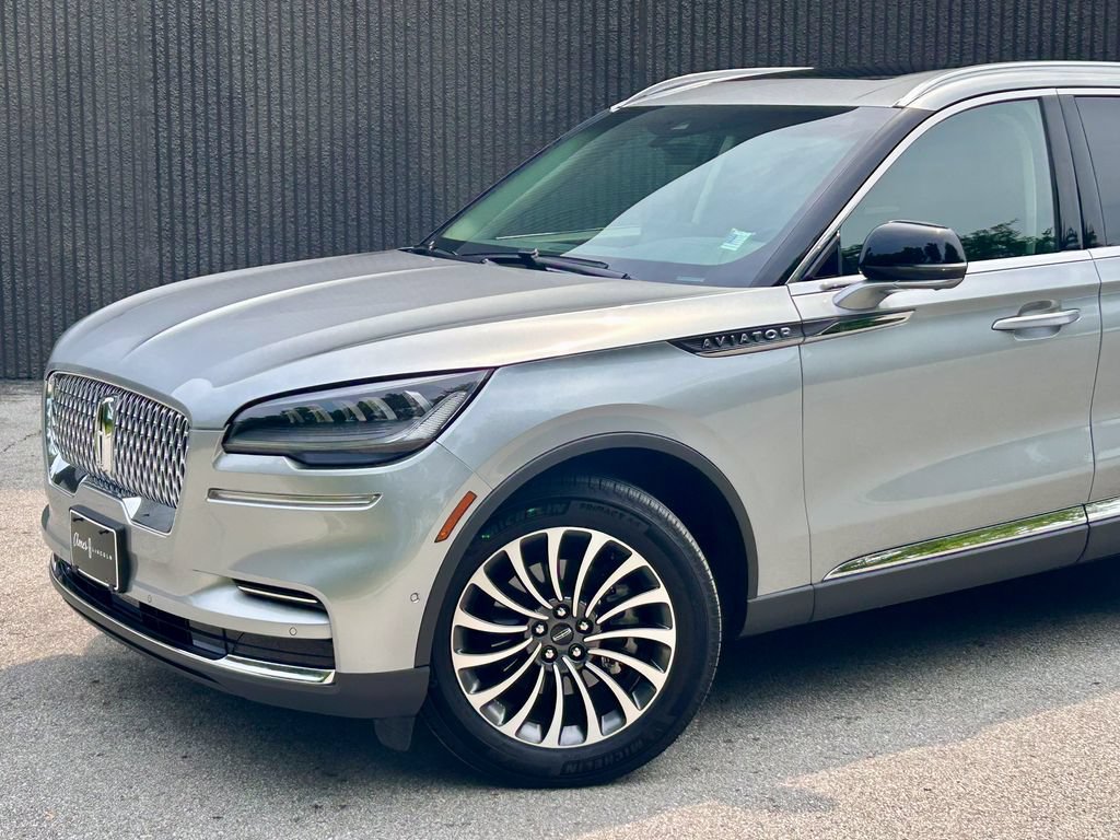 Certified 2024 Lincoln Aviator Reserve w/ Equipment Group 201A AWD/4WD image 2
