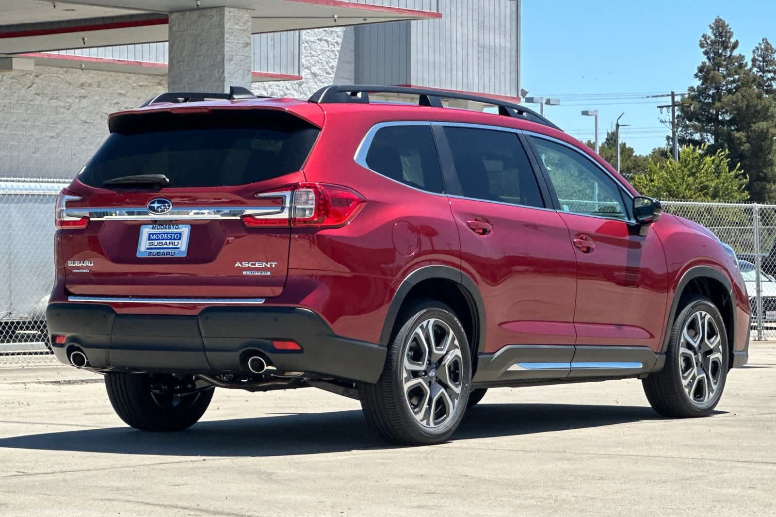 New 2026 Subaru Ascent Limited w/ Popular Package #2 AWD/4WD image 3