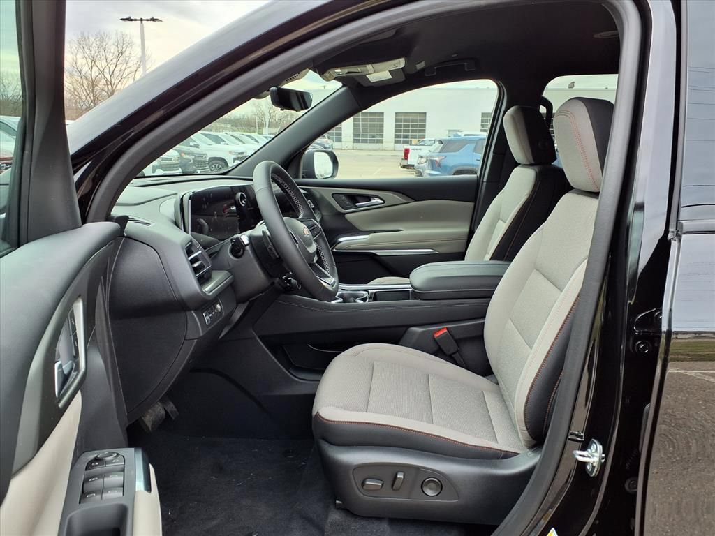 New 2026 Chevrolet Traverse LT w/ Driver Confidence Package AWD/4WD image 12