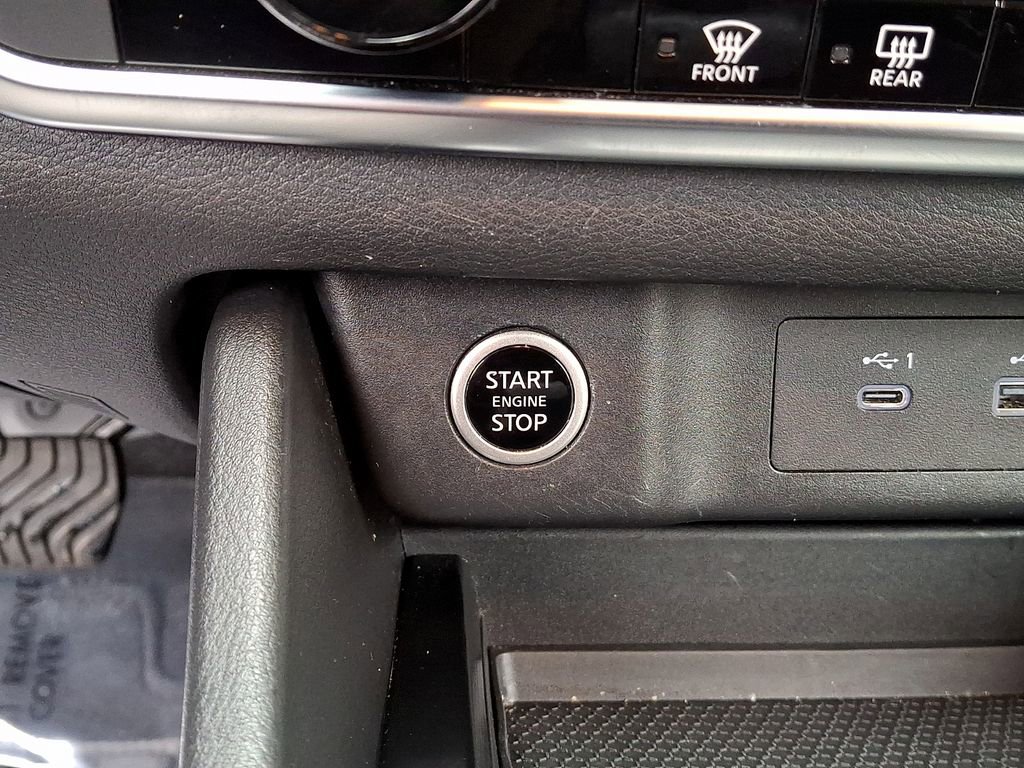 Used 2023 Nissan Rogue SV image 25