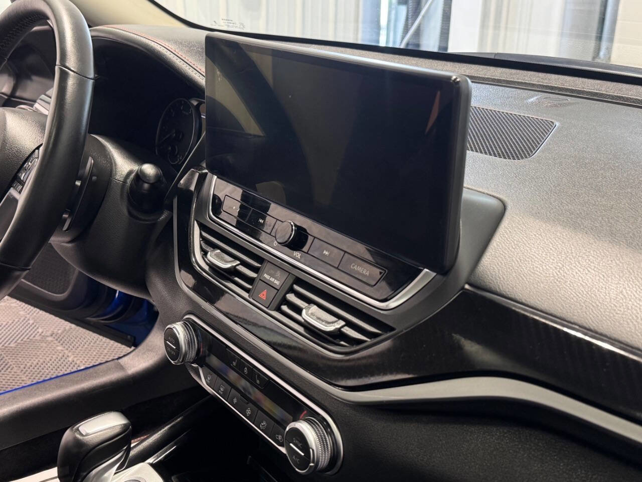 Used 2025 Nissan Altima 2.5 SR image 21