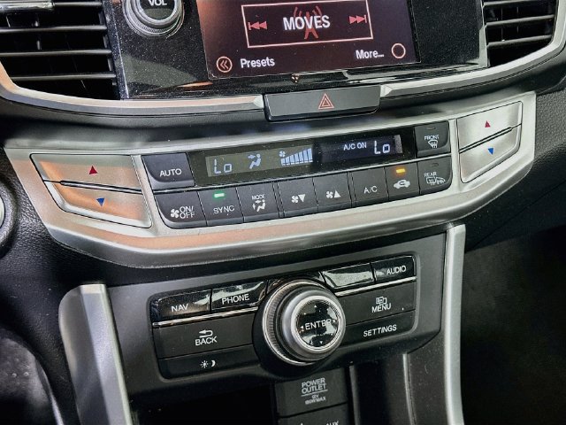 Used 2015 Honda Accord Touring image 21