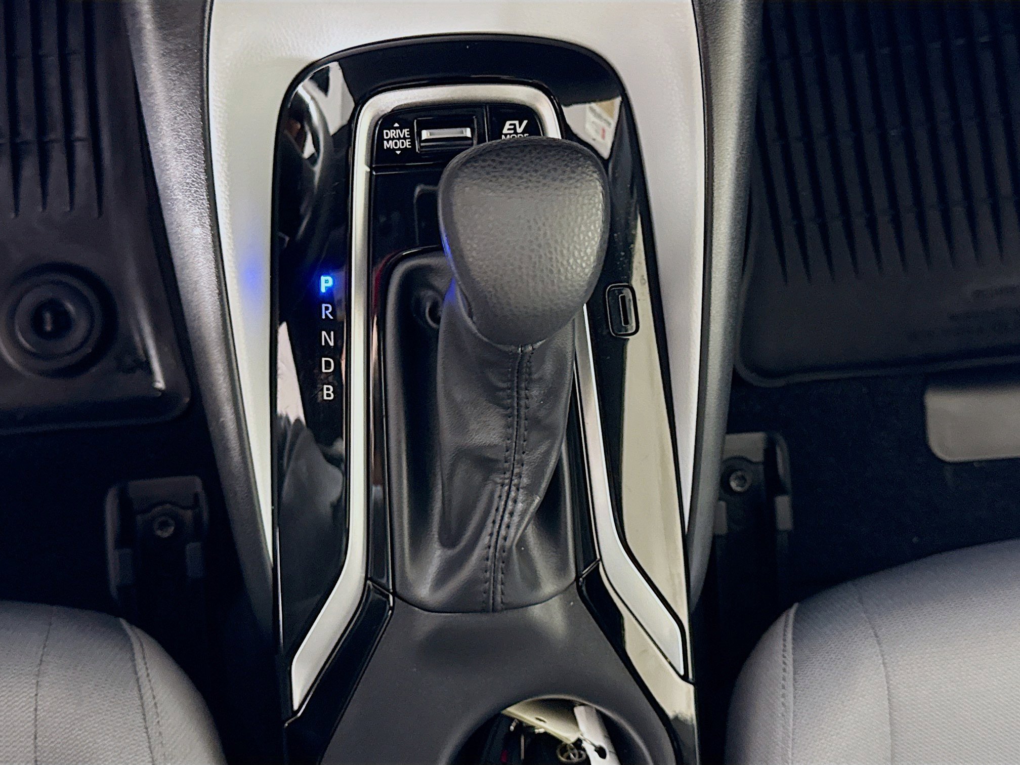 Certified 2024 Toyota Corolla SE image 17