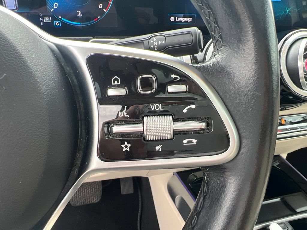 Used 2023 Mercedes-Benz GLB 250 4MATIC w/ Premium Package image 27