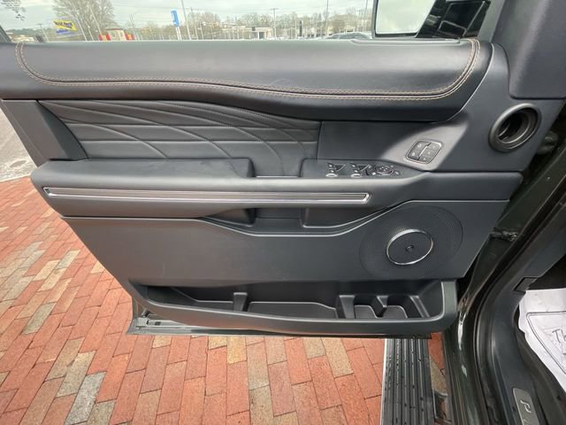 Used 2022 Ford Expedition Platinum image 10