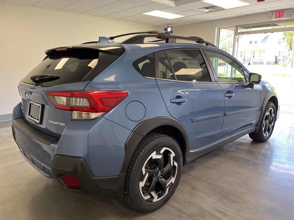 Used 2022 Subaru Crosstrek 2.5i Limited w/ Moonroof Package 1 AWD/4WD image 2