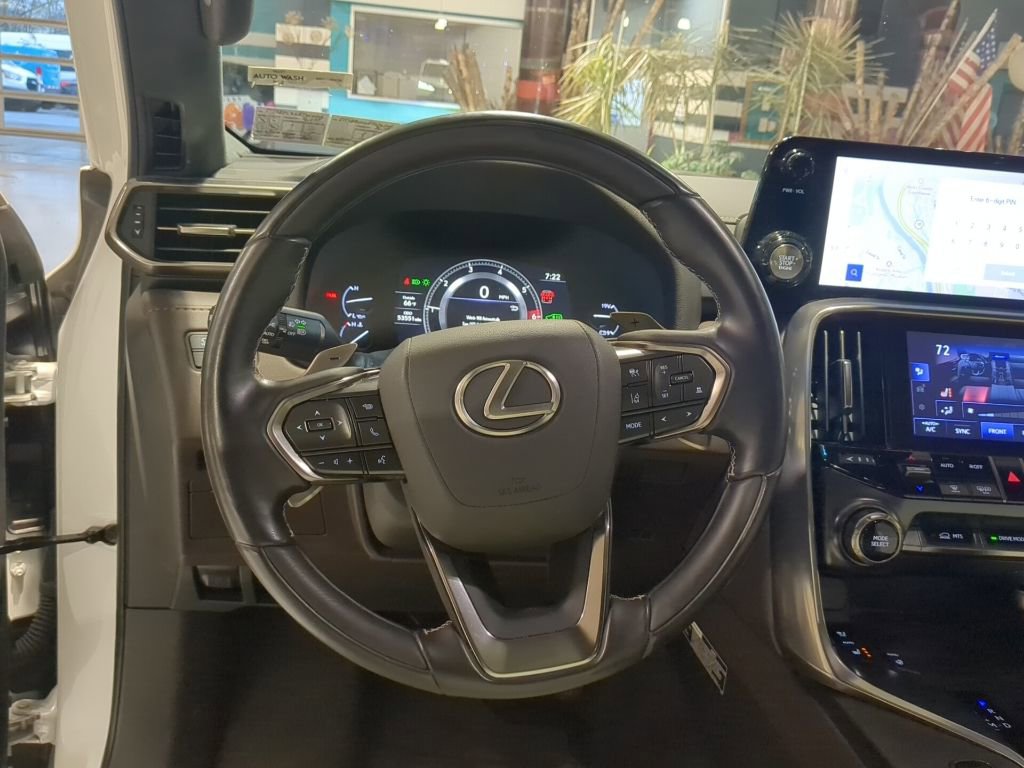 Used 2024 Lexus LX 600 4WD w/ Appearance Package image 2