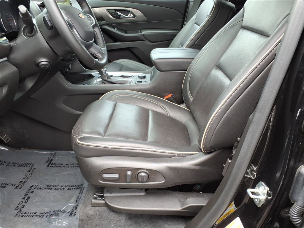 Used 2023 Chevrolet Traverse Premier image 14