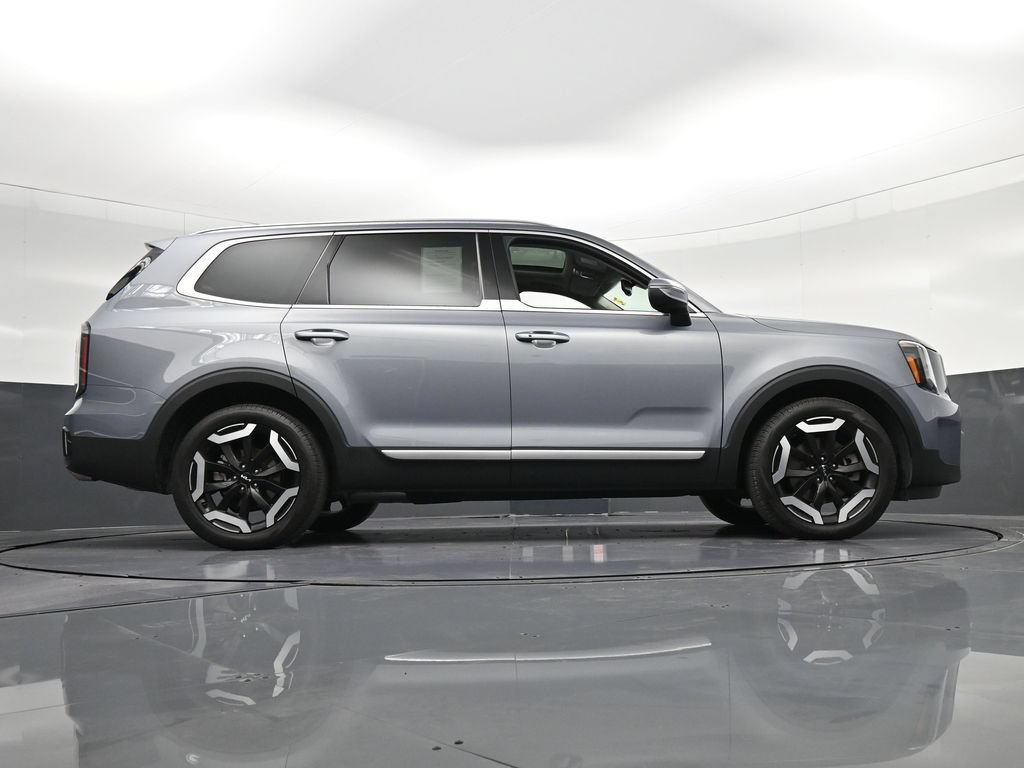 Used 2025 Kia Telluride EX FWD image 29