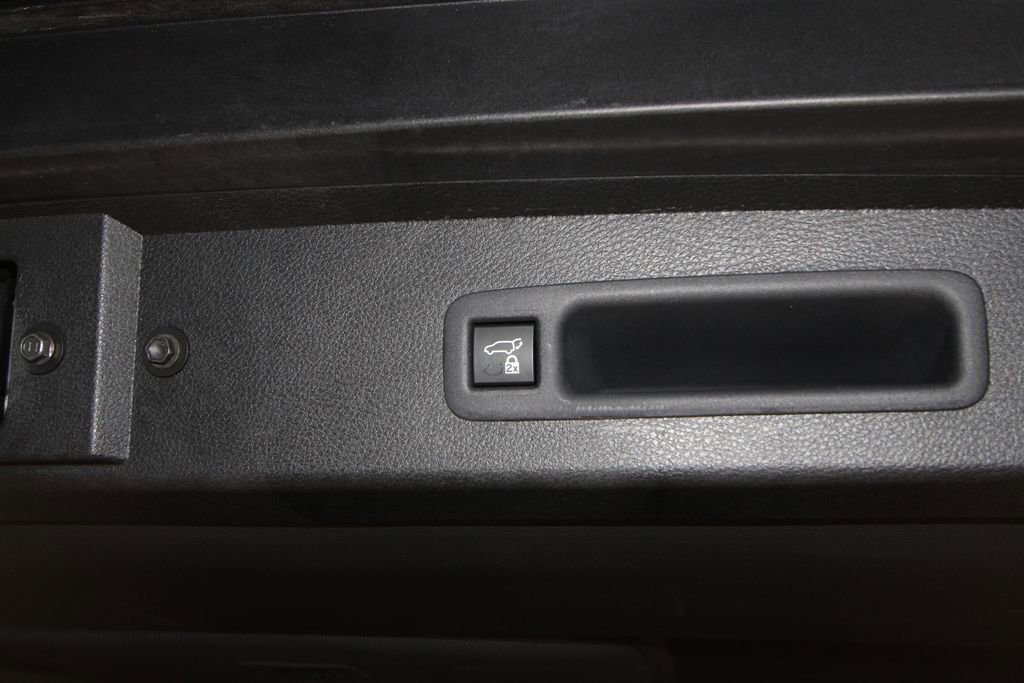 Used 2023 Toyota Sienna XSE image 41