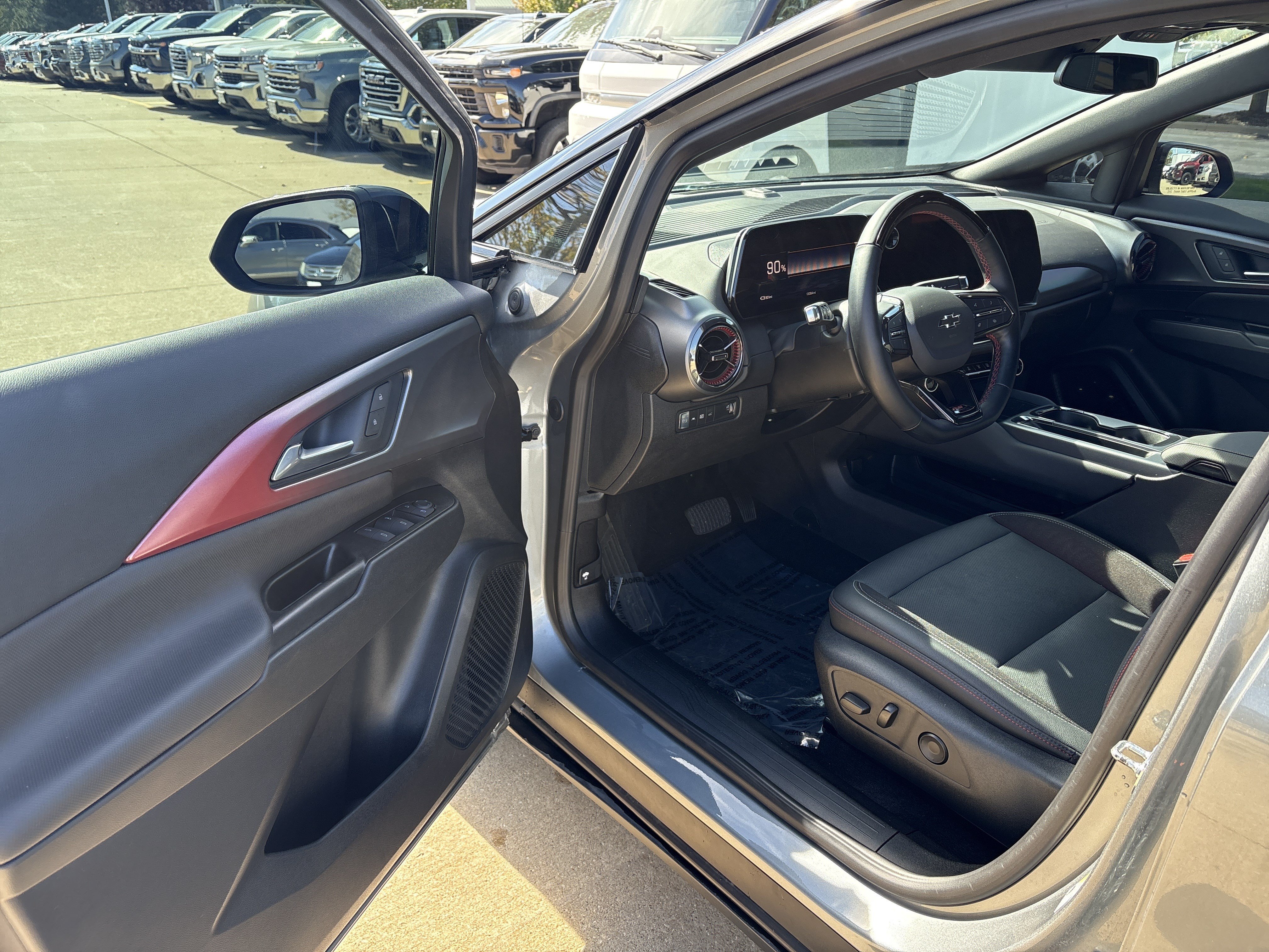 Used 2024 Chevrolet Equinox EV RS FWD image 10