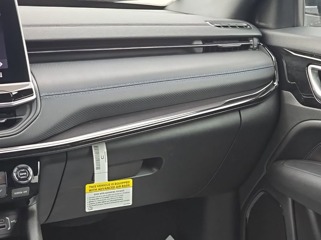 New 2026 Jeep Compass Limited image 28