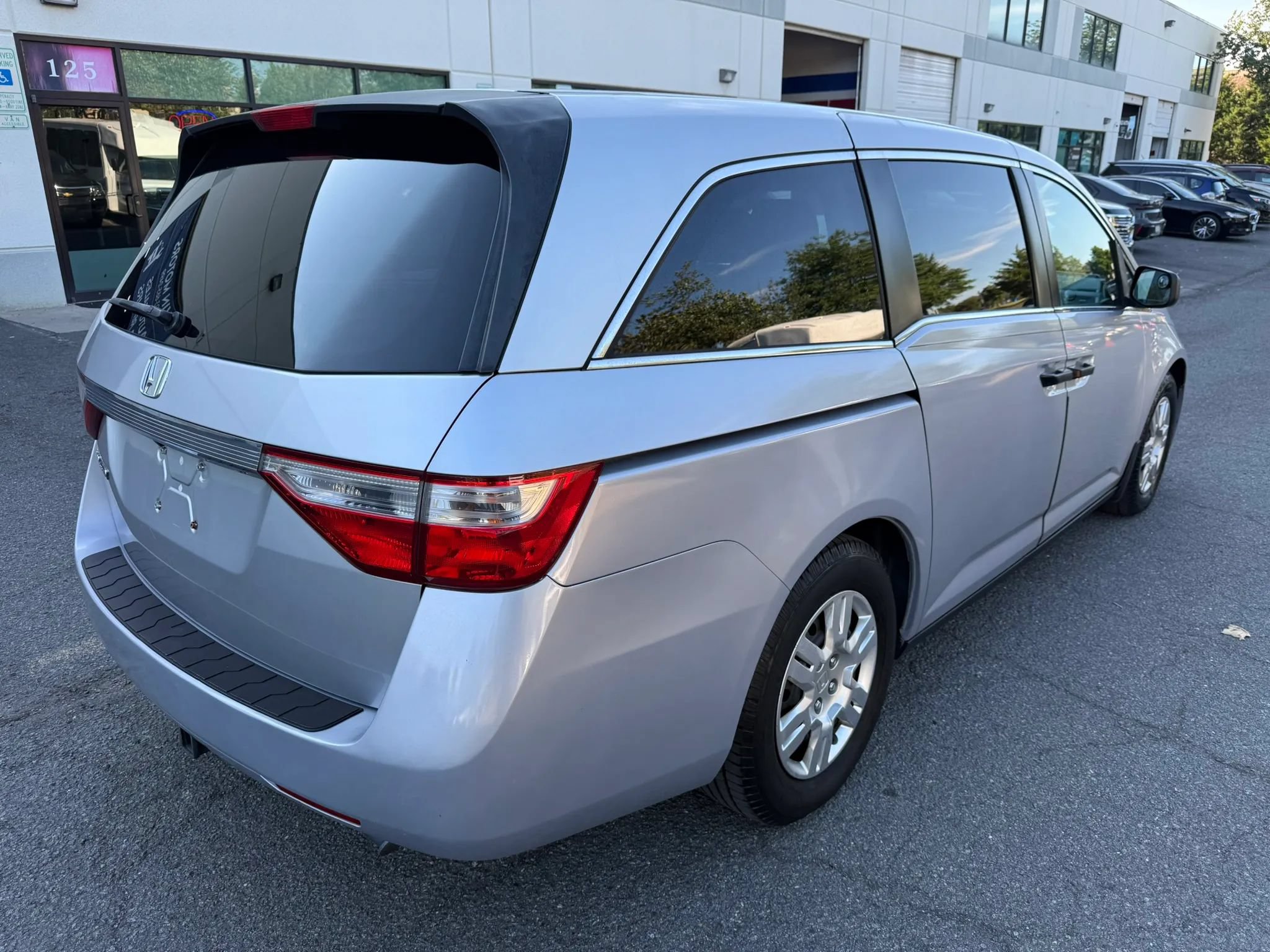 Used 2012 Honda Odyssey LX image 4