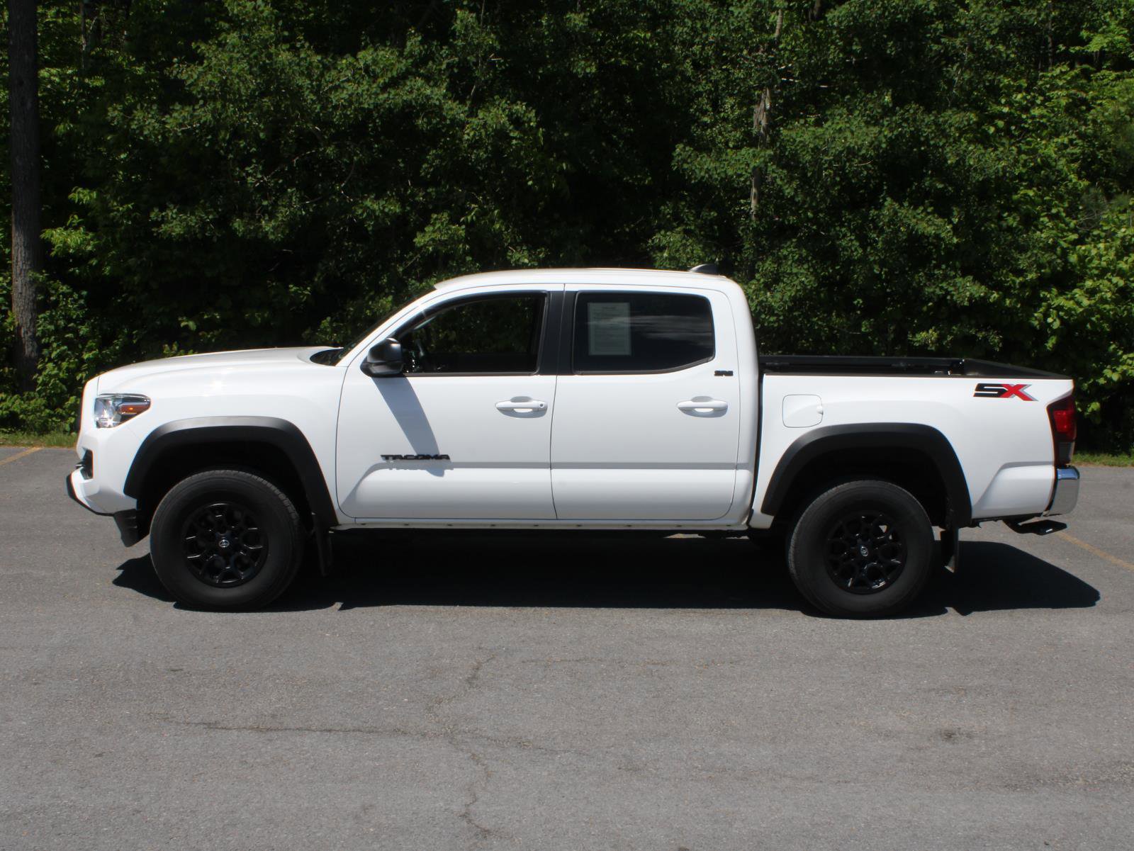 Used 2023 Toyota Tacoma SR5 w/ SX Package AWD/4WD image 5