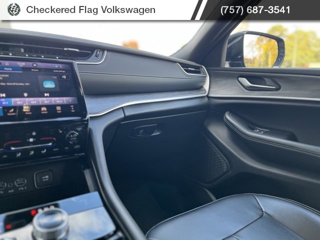 Used 2024 Jeep Grand Cherokee L Limited w/ Trailer Tow Package image 30