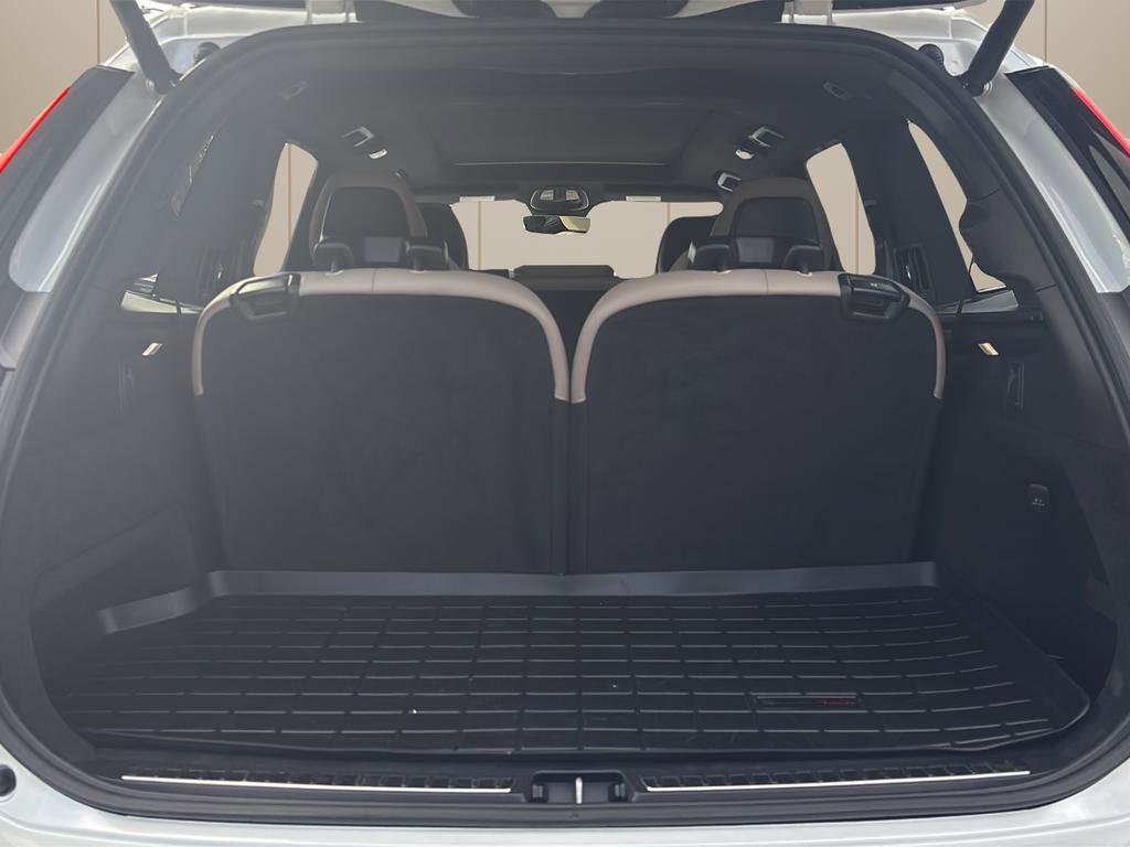 Used 2025 Volvo XC90 T8 Ultra image 14