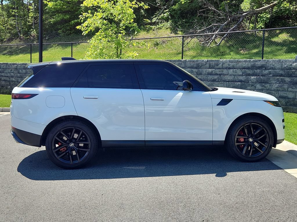 Used 2023 Land Rover Range Rover Sport SE AWD/4WD image 11