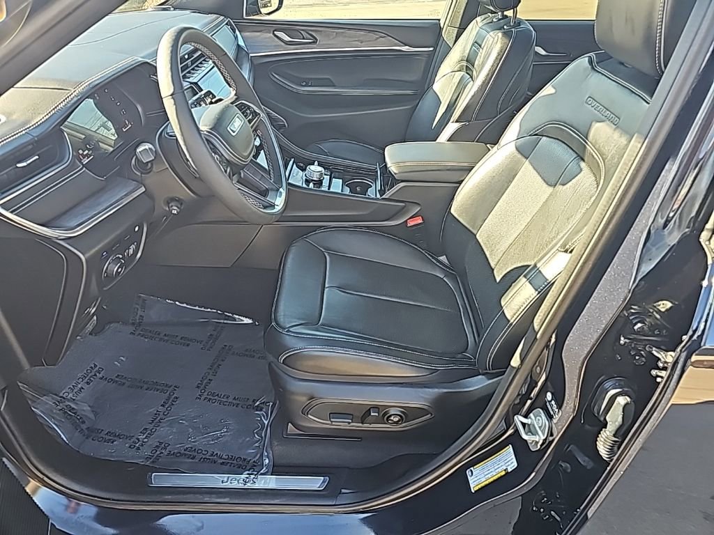 Used 2024 Jeep Grand Cherokee Overland image 14