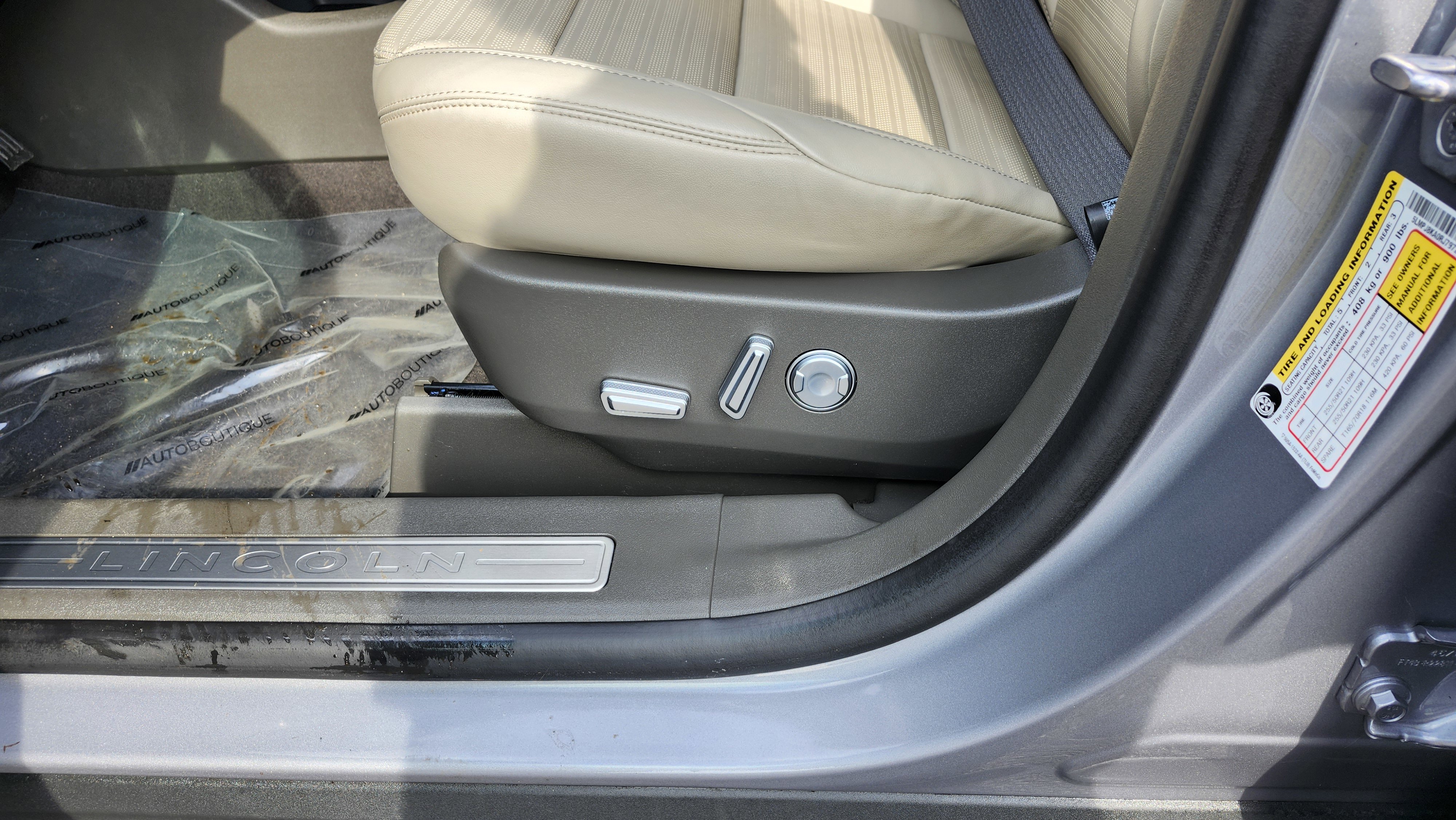 Used 2024 Lincoln Nautilus Reserve w/ Equipment Group 202A image 25