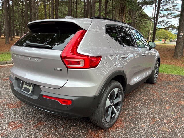 New 2026 Volvo XC40 B5 Plus w/ Protection Package Premier AWD/4WD image 5