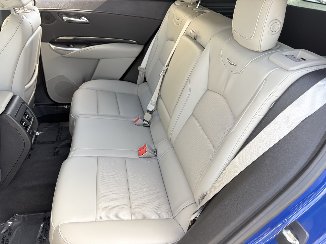 Used 2021 Cadillac XT4 Premium Luxury FWD image 16