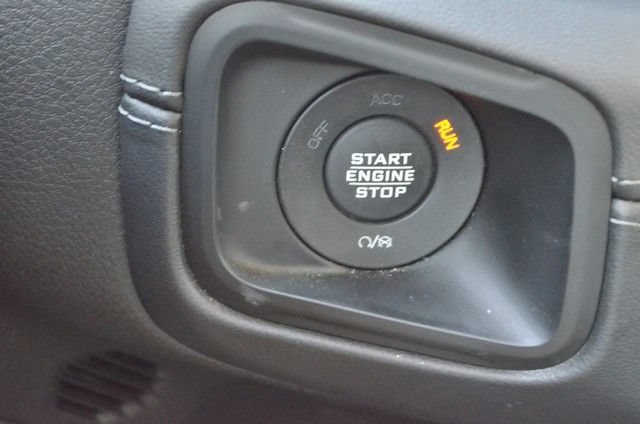 Used 2025 Jeep Wrangler Unlimited Sahara AWD/4WD image 27
