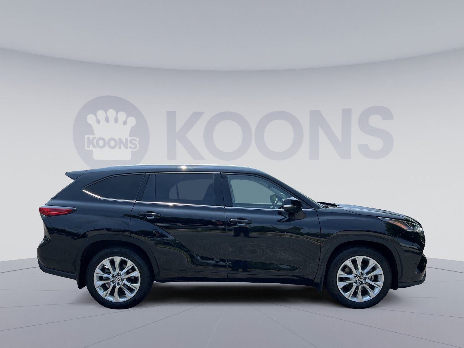 Used 2023 Toyota Highlander Limited AWD/4WD image 8