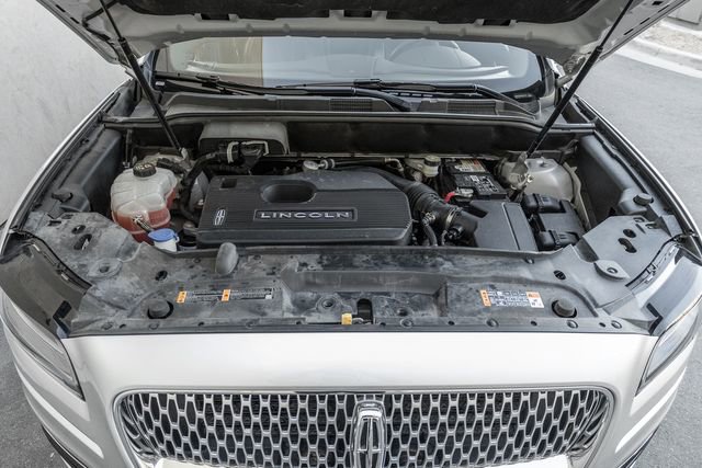 Used 2019 Lincoln Nautilus Reserve image 16