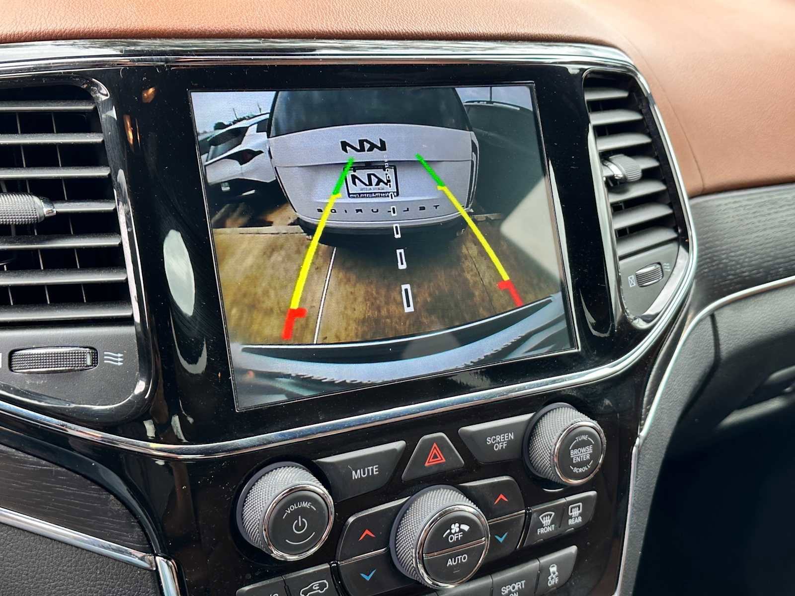 Used 2020 Jeep Grand Cherokee Summit AWD/4WD image 15