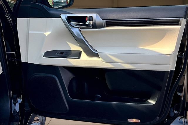 Used 2022 Lexus GX 460 Premium w/ Premium Package AWD/4WD image 23