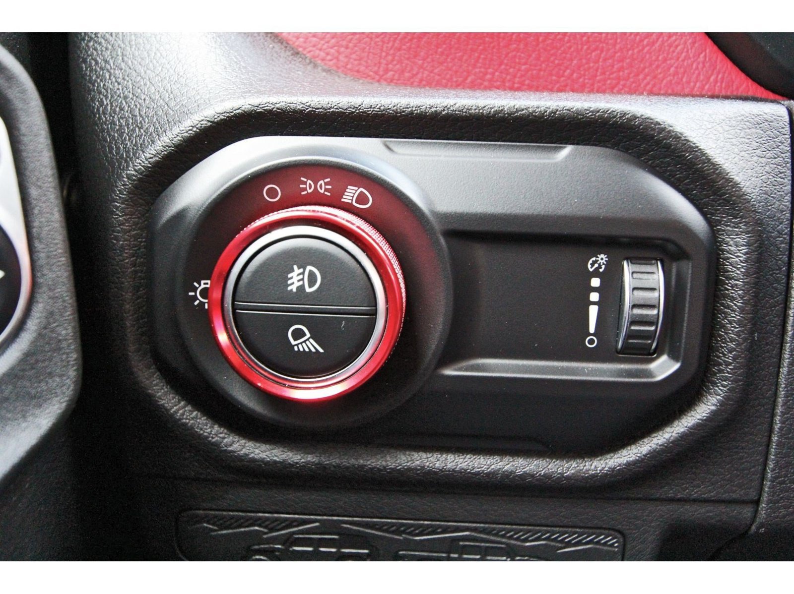 Used 2025 Jeep Gladiator Sport AWD/4WD image 22