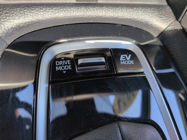 Used 2024 Toyota Corolla Cross AWD Hybrid w/ Moonroof Package image 25