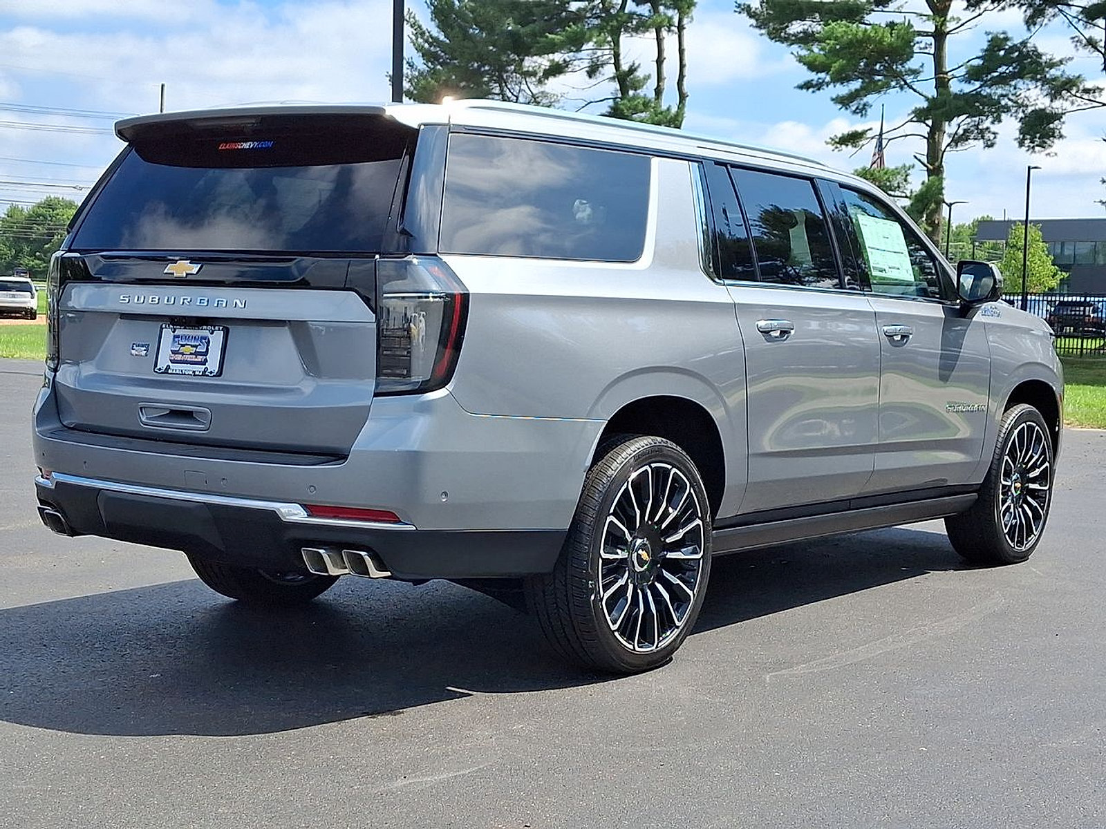 New 2026 Chevrolet Suburban High Country AWD/4WD image 12