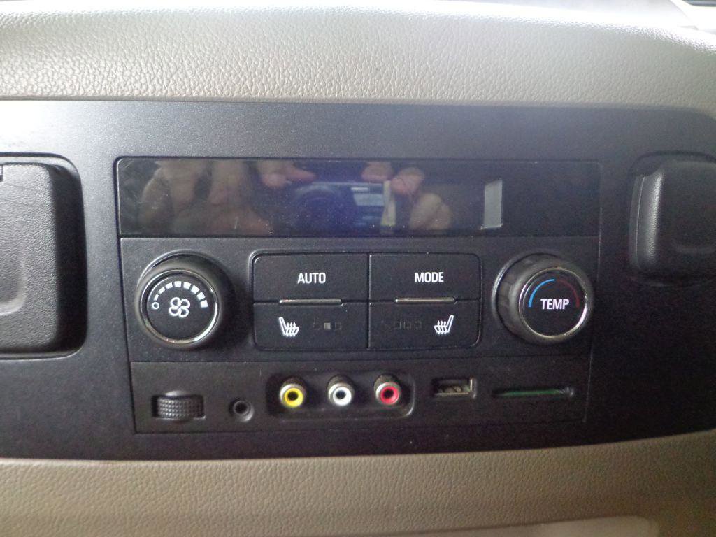 Used 2015 Chevrolet Suburban LTZ image 24