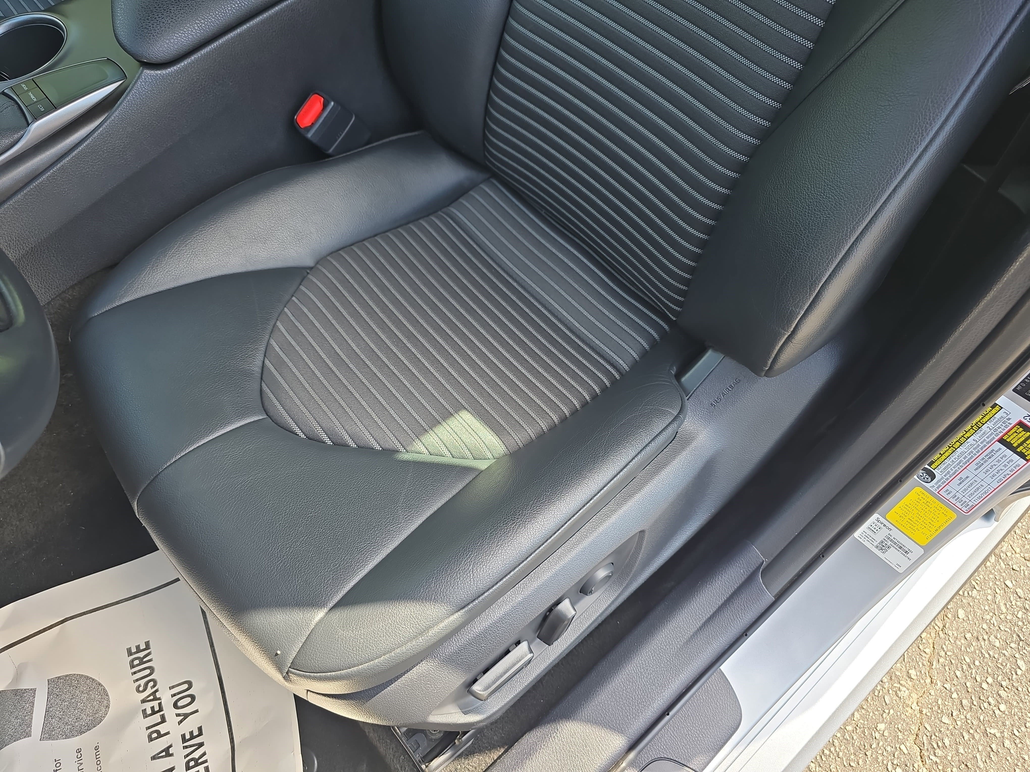 Used 2023 Toyota Camry SE FWD image 14