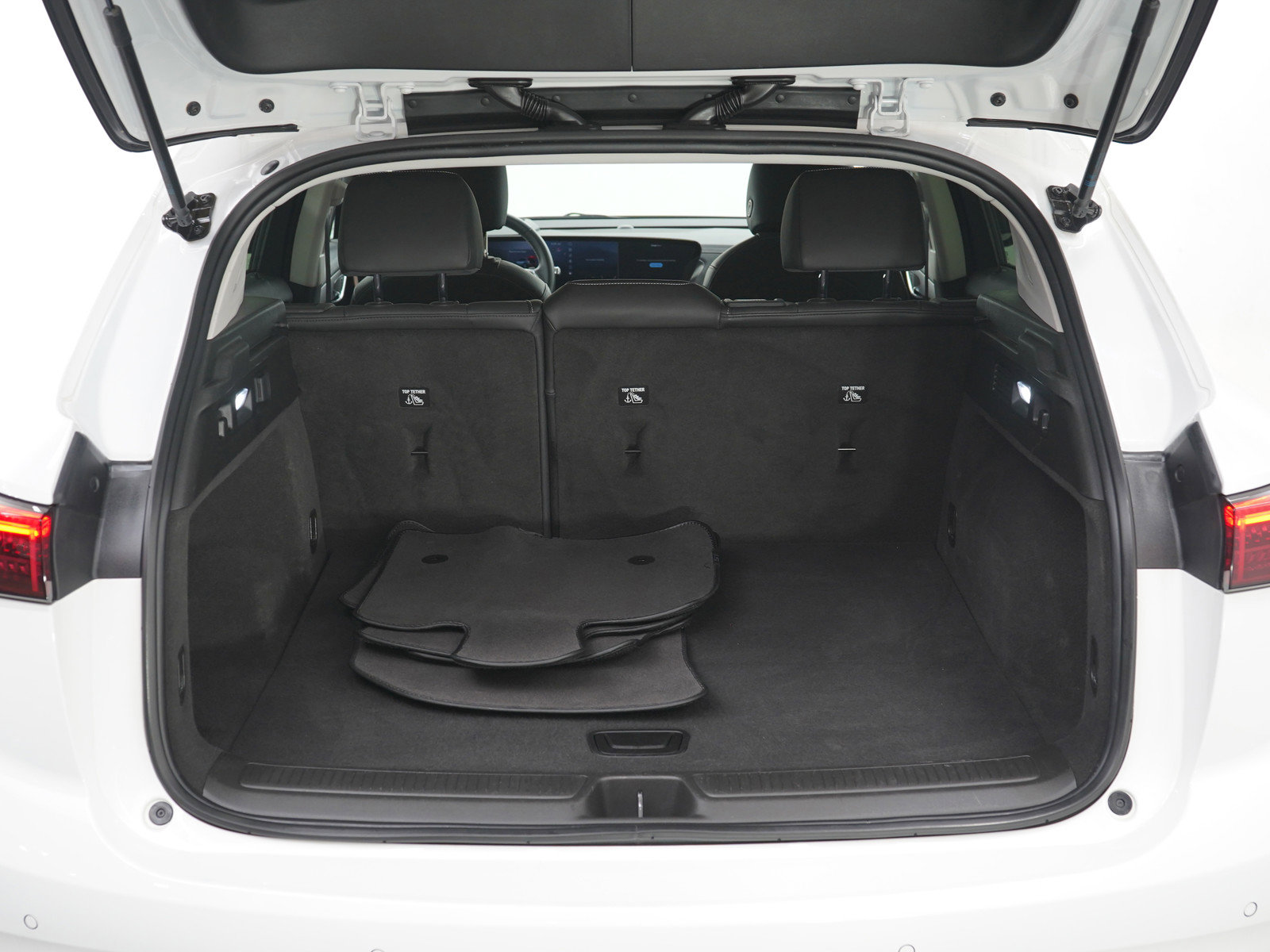 Used 2024 Buick Envision Sport Touring image 9