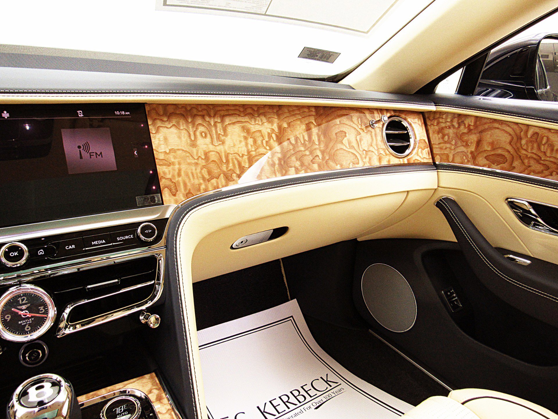 Certified 2022 Bentley Flying Spur V8 AWD/4WD image 40