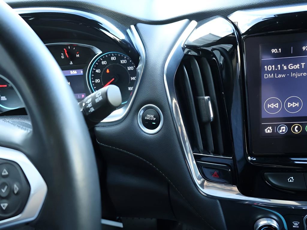 Used 2023 Chevrolet Traverse LT image 32