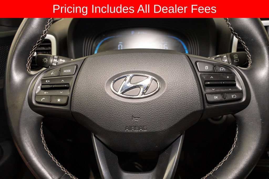 Used 2024 Hyundai Venue Limited FWD image 17