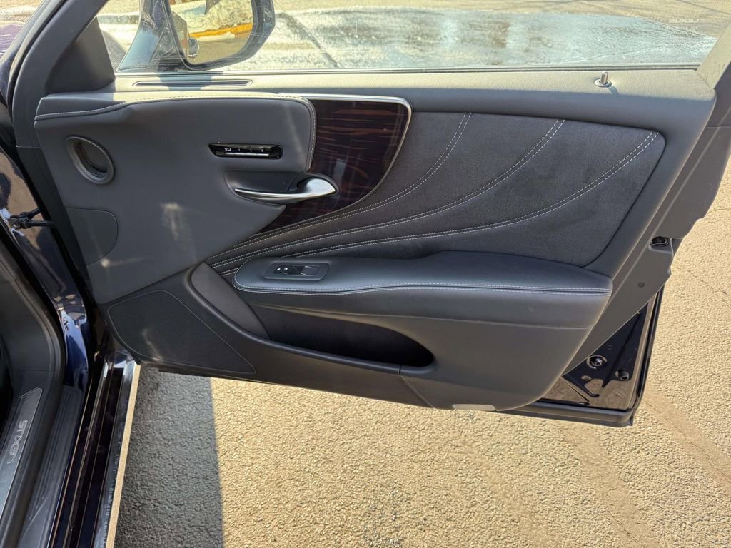 Used 2022 Lexus LS 500 AWD w/ Interior Upgrade Package image 15