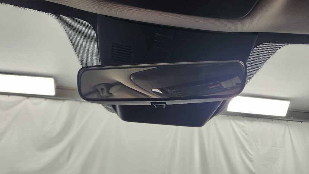 New 2027 Kia Carnival FWD image 35