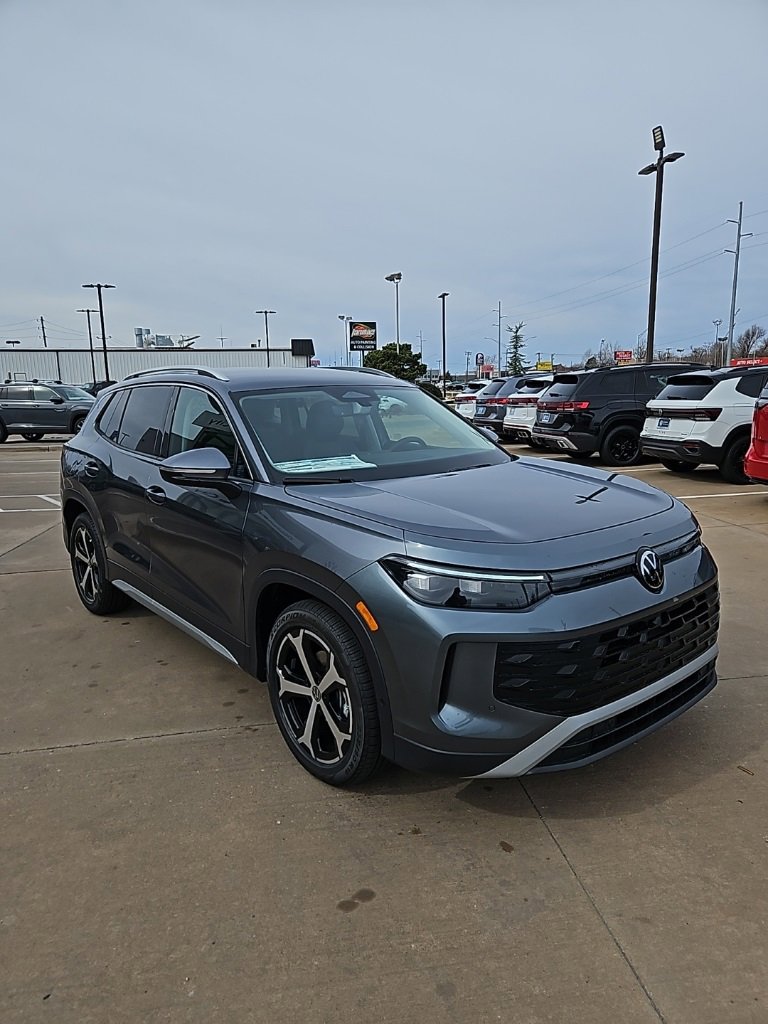 New 2026 Volkswagen Tiguan SE image 3