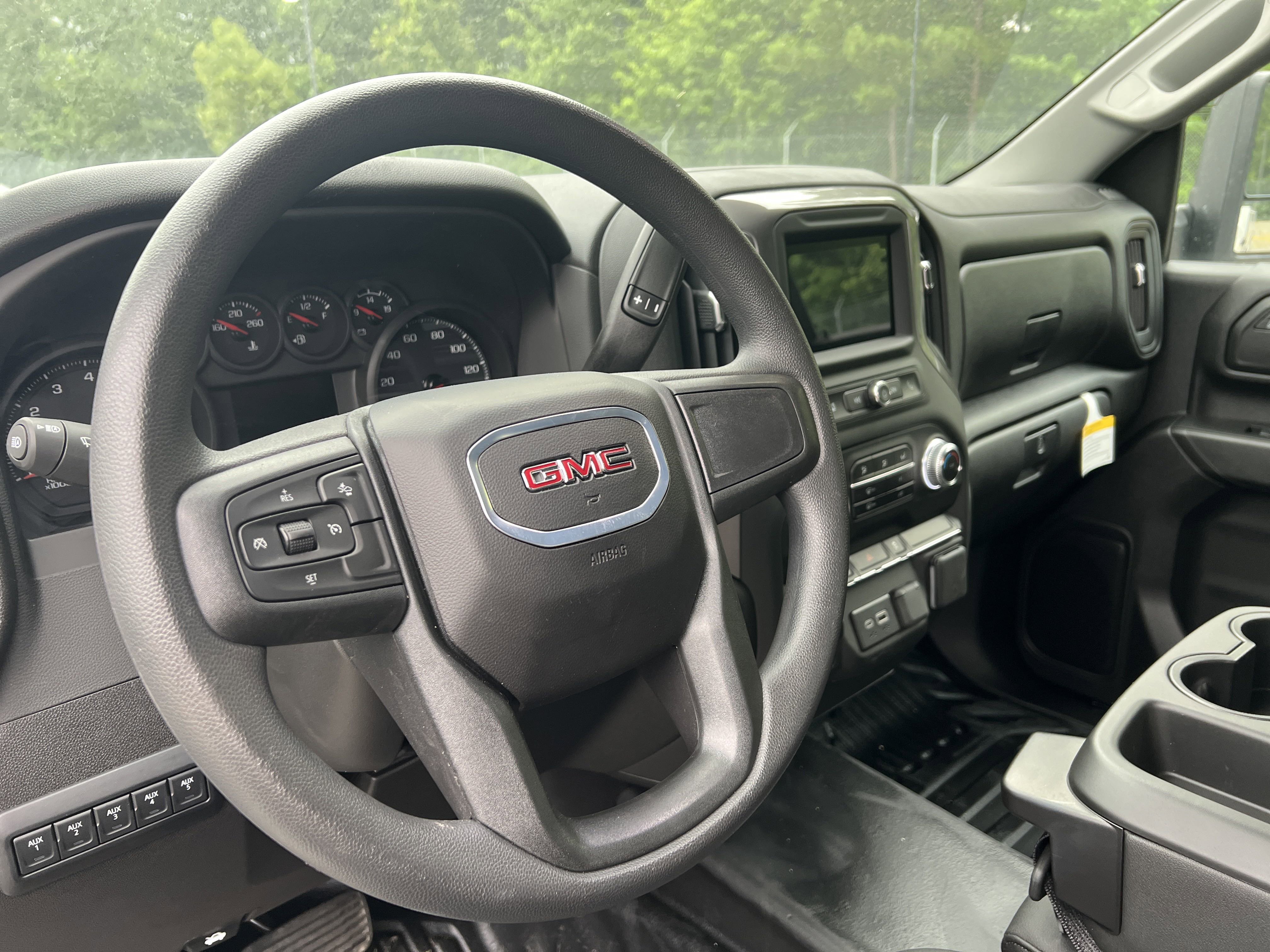 New 2025 GMC Sierra 3500 Pro w/ Convenience Package image 17