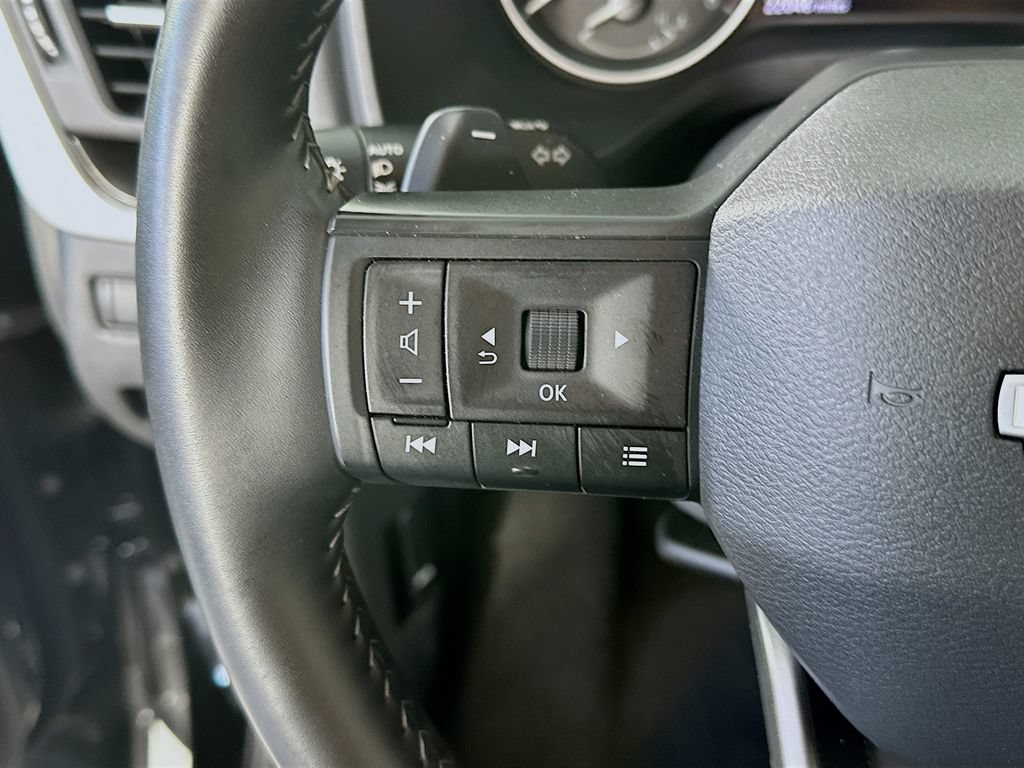 Used 2025 Nissan Rogue SV FWD image 23