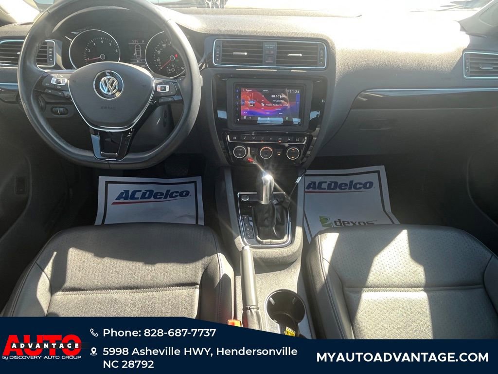 Used 2017 Volkswagen Jetta SEL image 9