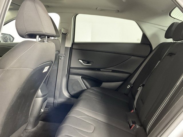 Used 2025 Hyundai Elantra SEL image 15