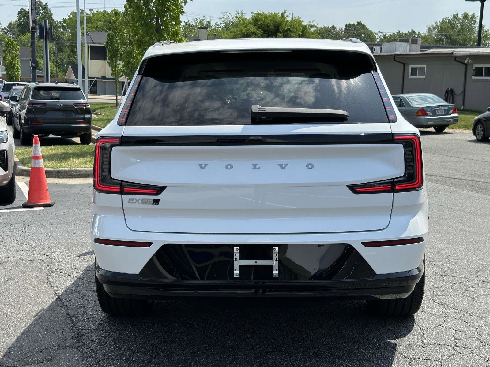 New 2025 Volvo EX90 Plus AWD/4WD image 20