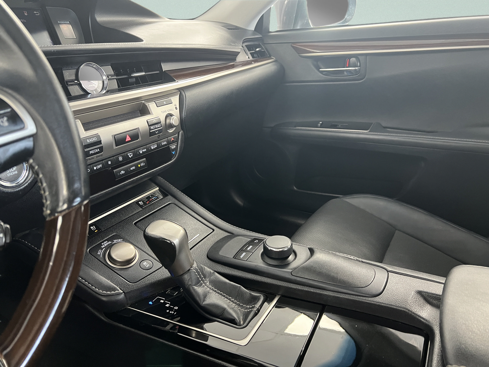 Used 2017 Lexus ES 350 w/ Premium Package FWD image 23