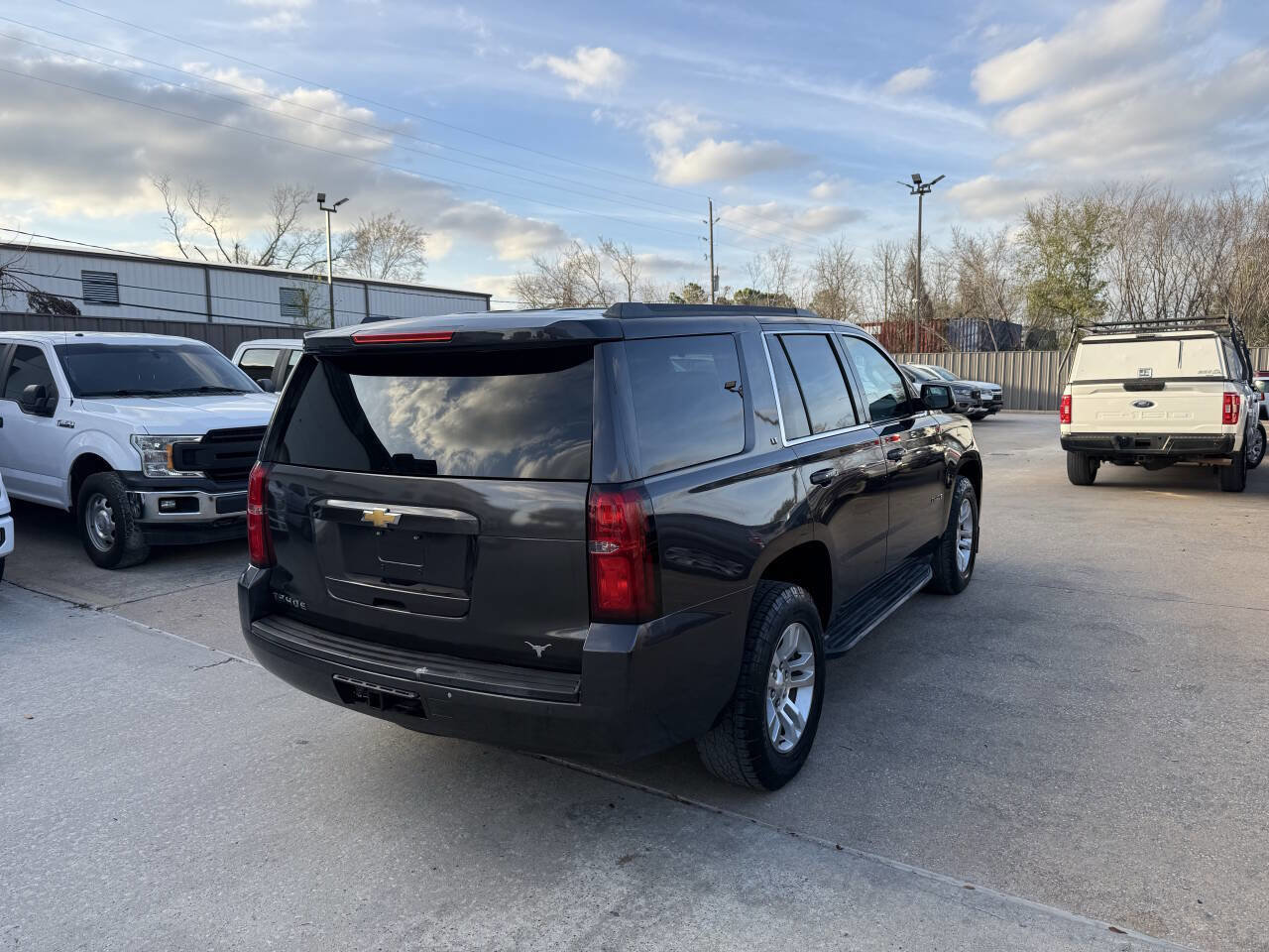 Used 2015 Chevrolet Tahoe LT w/ Luxury Package RWD image 5